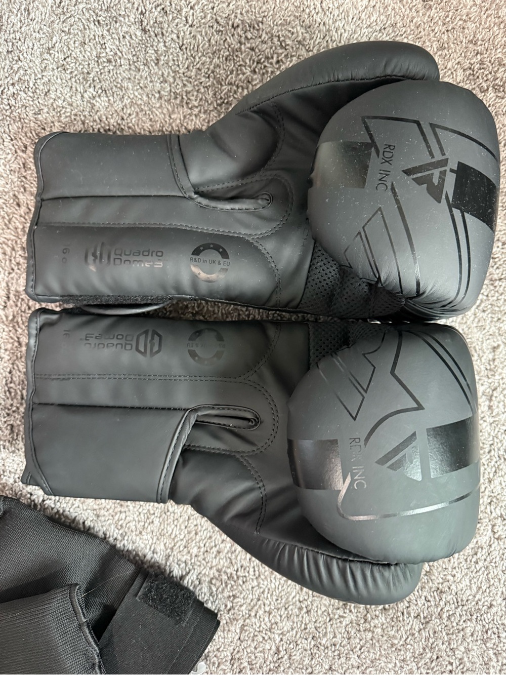 Black Boxing Gloves - Protective Sparring Gloves